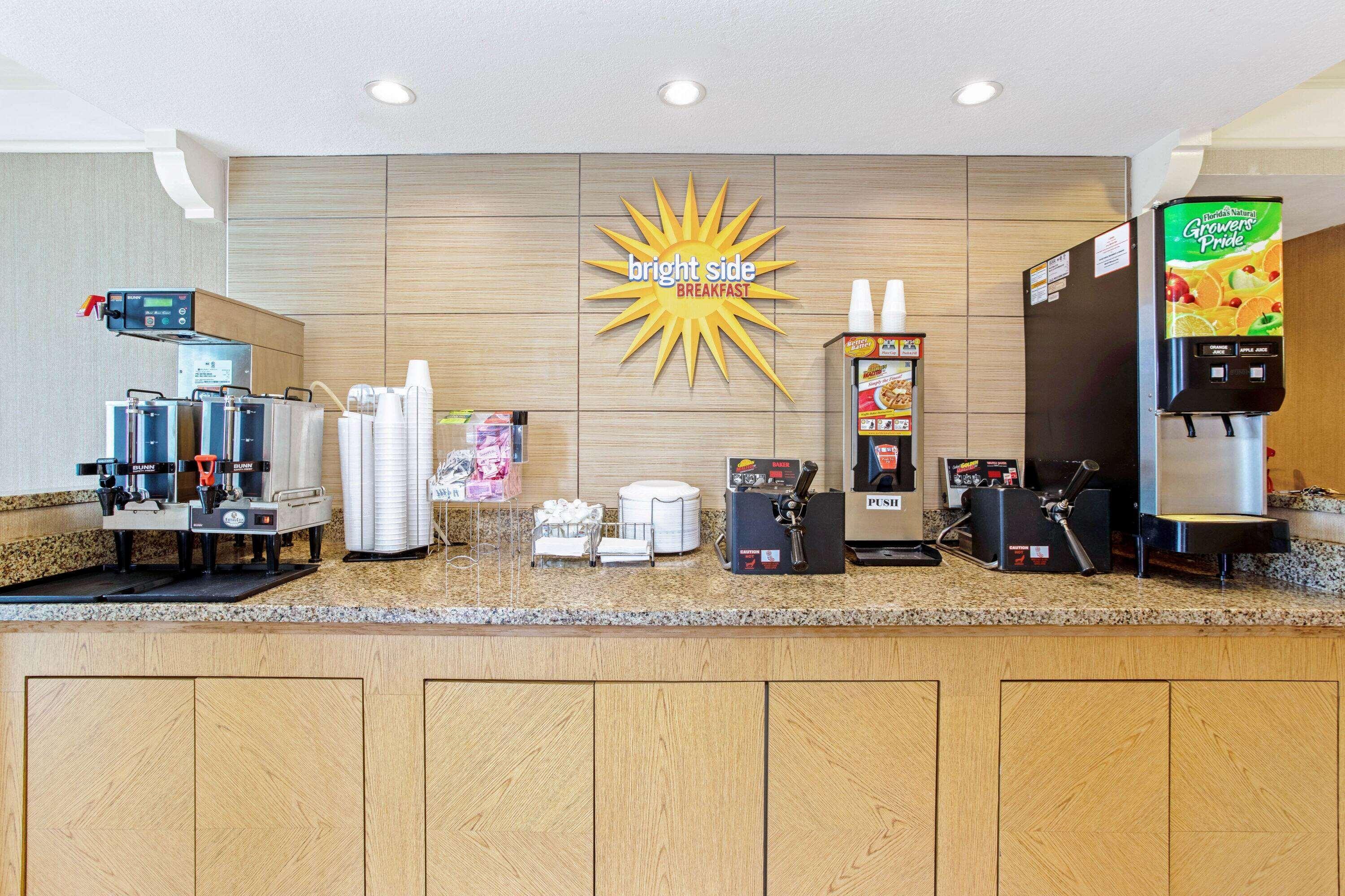 La Quinta Inn By Wyndham Orlando Airport West Esterno foto