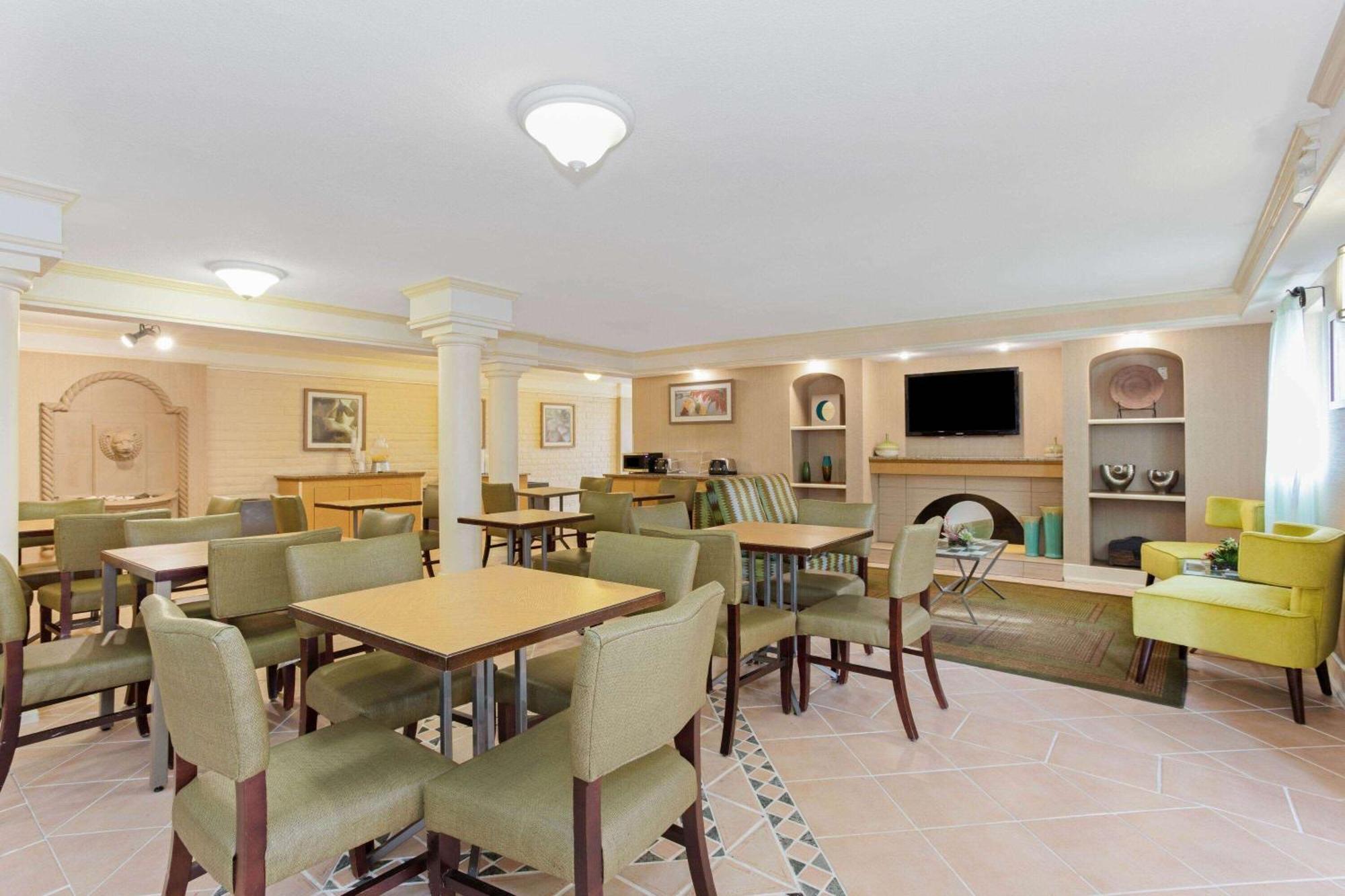 La Quinta Inn By Wyndham Orlando Airport West Esterno foto