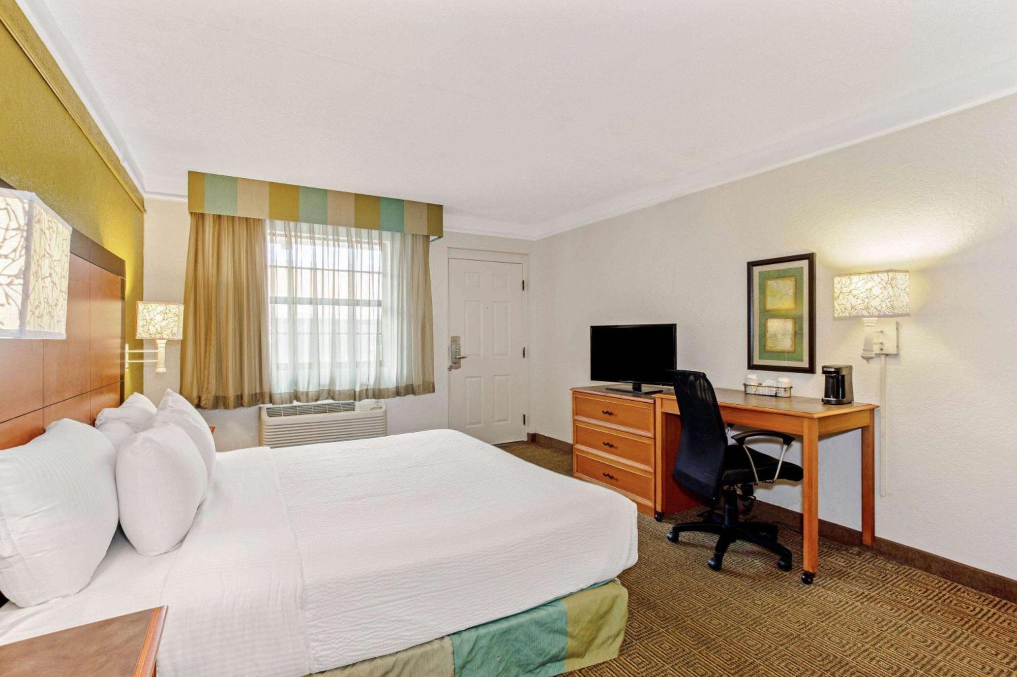 La Quinta Inn By Wyndham Orlando Airport West Esterno foto