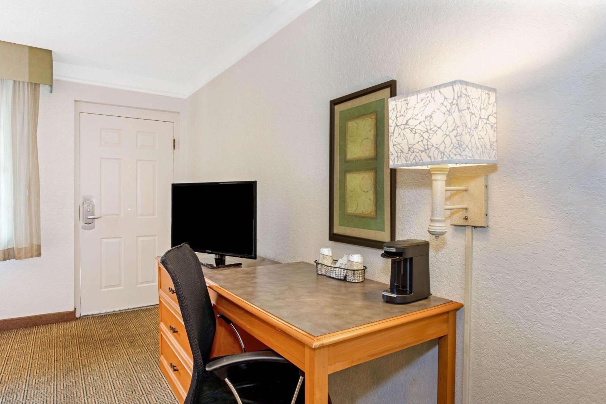 La Quinta Inn By Wyndham Orlando Airport West Esterno foto