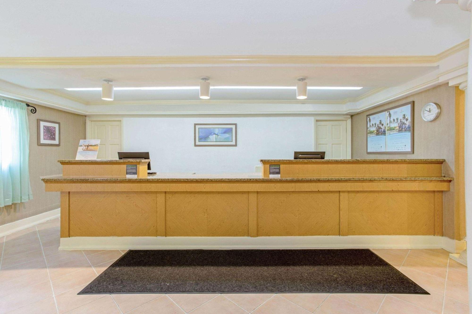 La Quinta Inn By Wyndham Orlando Airport West Esterno foto