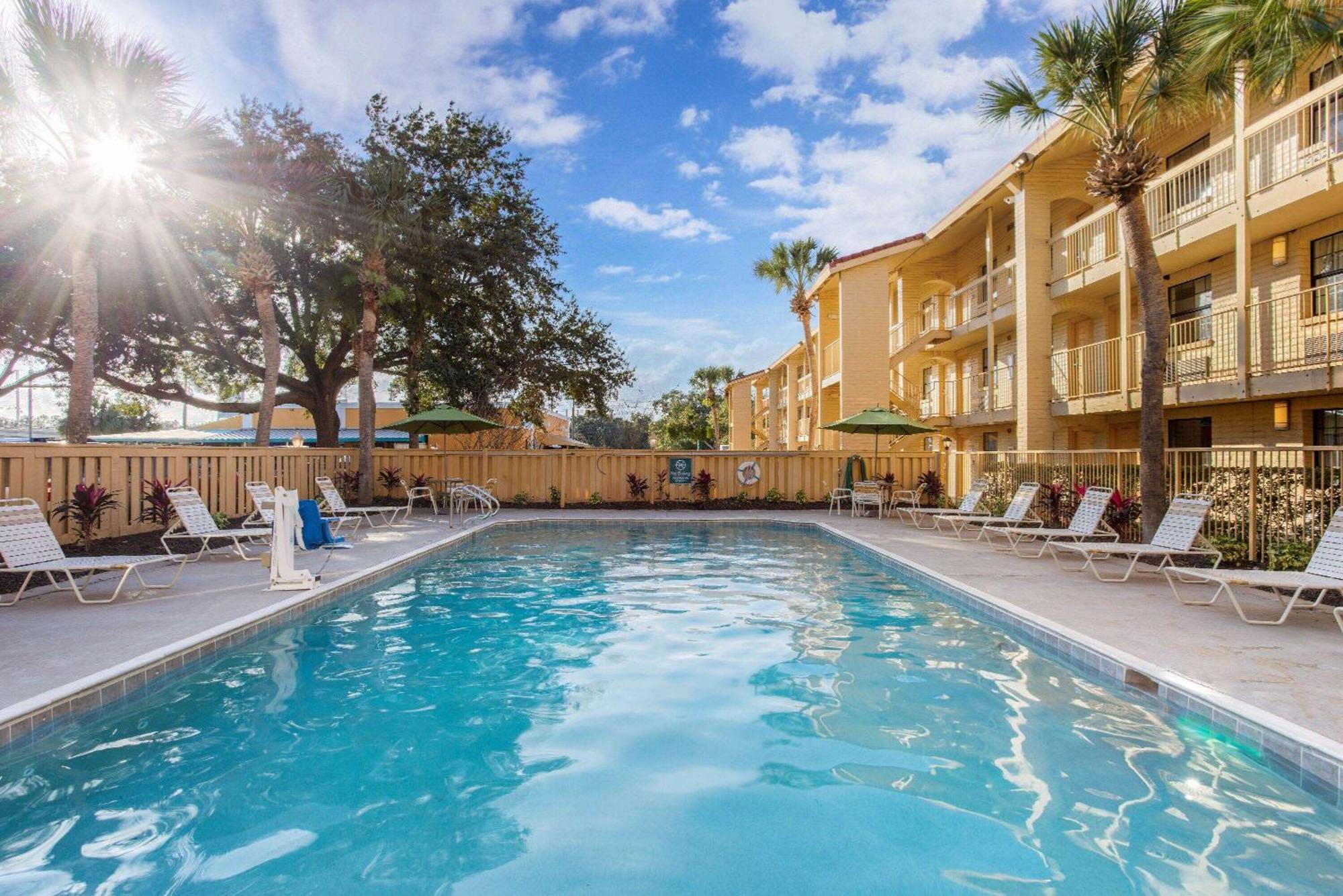 La Quinta Inn By Wyndham Orlando Airport West Esterno foto